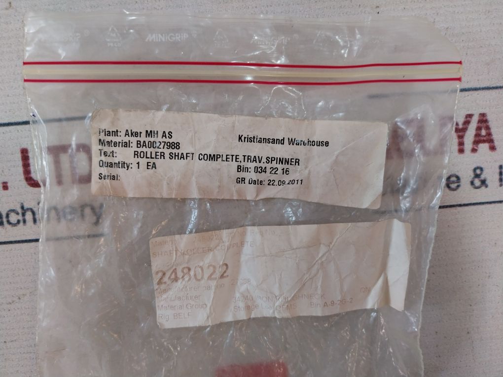 Aker 27988 Roller Shaft Complete