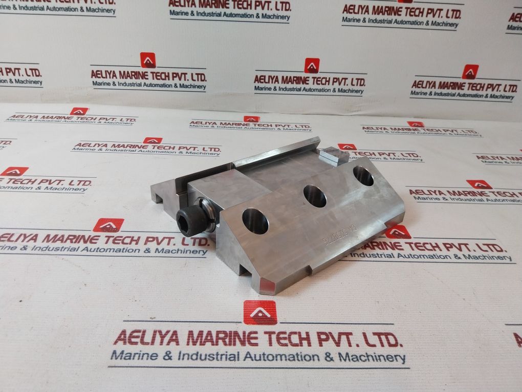 Aker Kvaerner Ba 5258776 Ball Runner Block