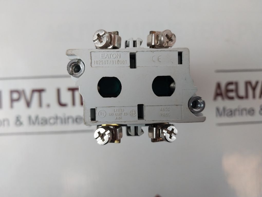 Akron Electric Xp3-rs2A-3 Selector Switch Hoa Momentary