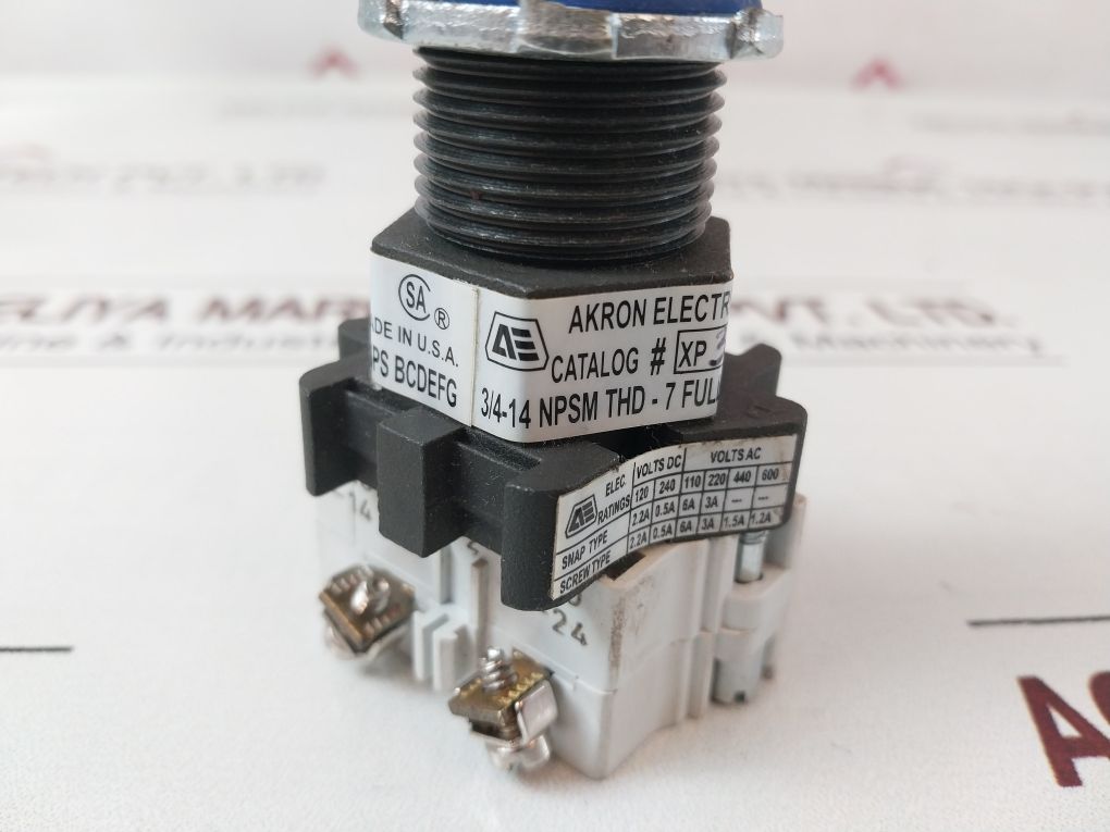 Akron Electric Xp3-rs2A-3 Selector Switch Hoa Momentary