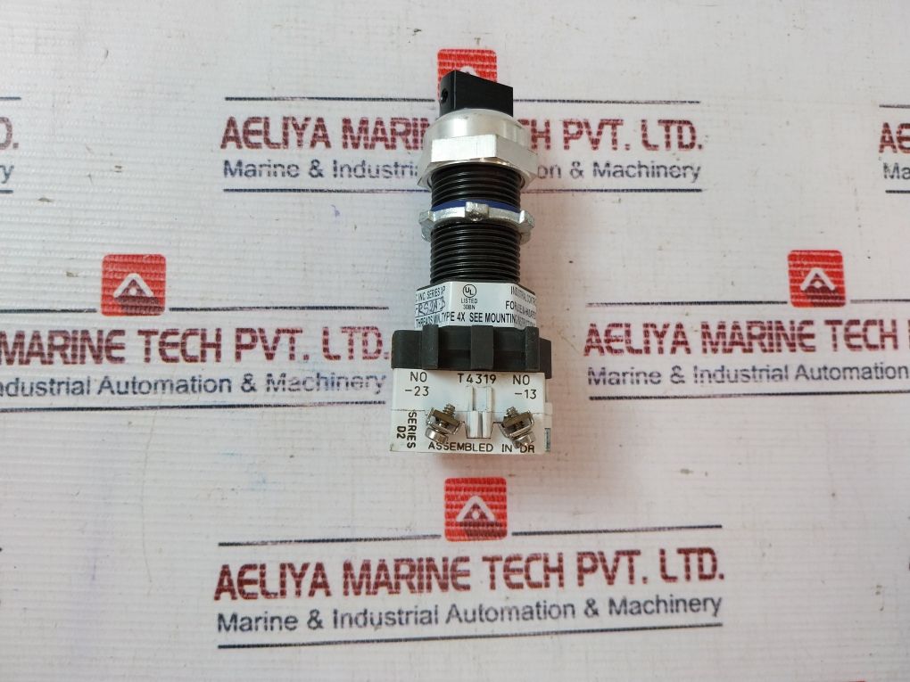 Akron Electric Xp3-rs2A-3 Selector Switch Type 4X
