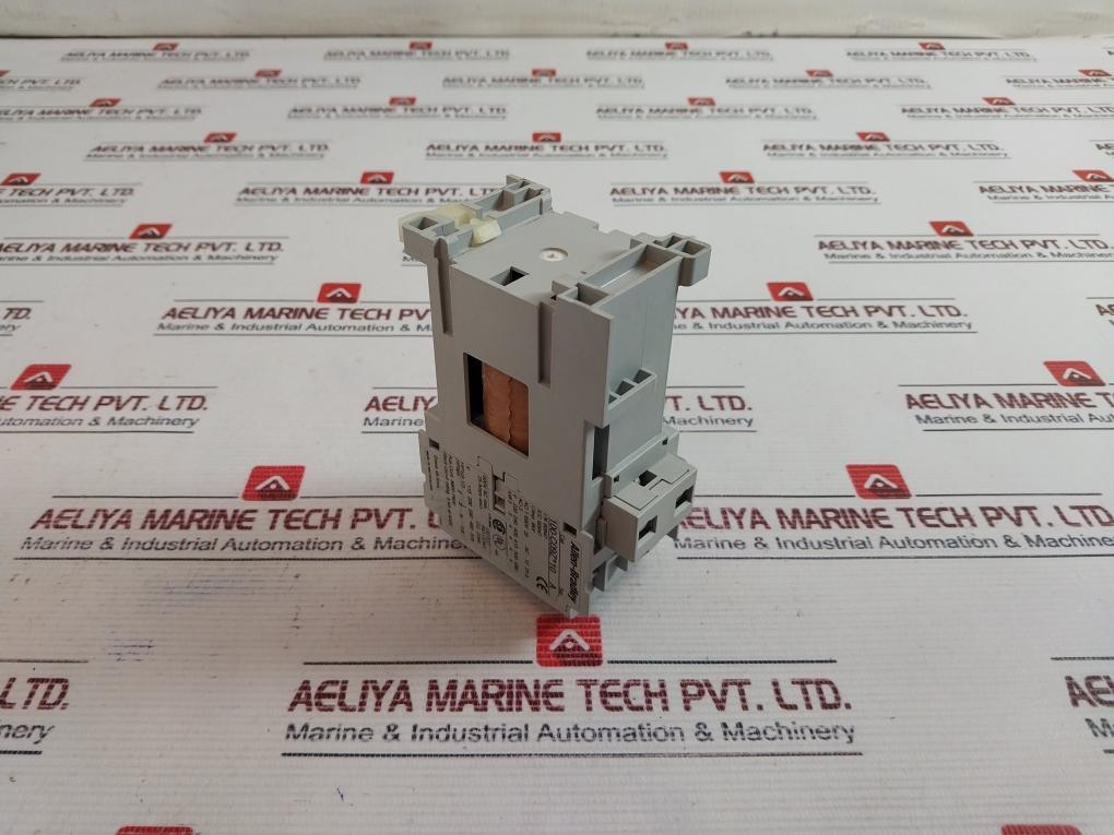 Allen-bradley 100-c09Z*10 3 Pole Contactor Series A 25A 690V