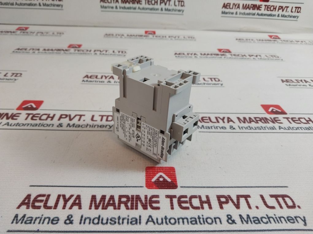 Allen-bradley 100-c16D01 3-pole Reversing Contactor-16A 3Ph 120