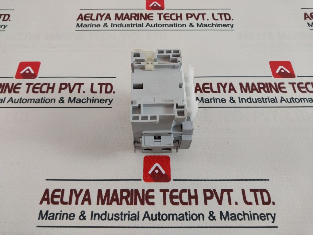 Allen-bradley 100-c23*01 600V