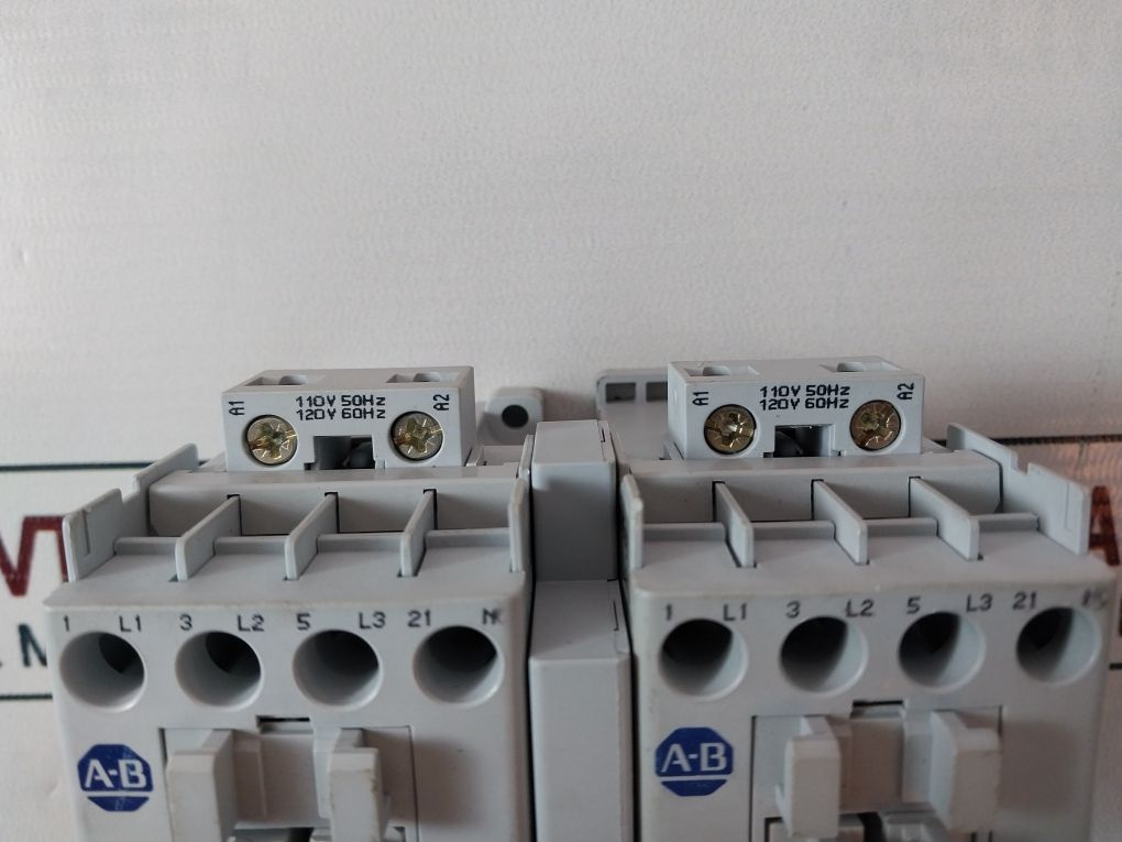 Allen-bradley 100-c23*01 Contactor