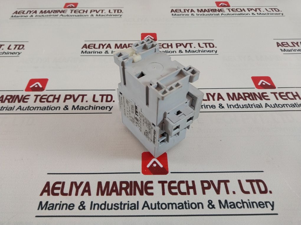 Allen-bradley 100-c30*00 B01