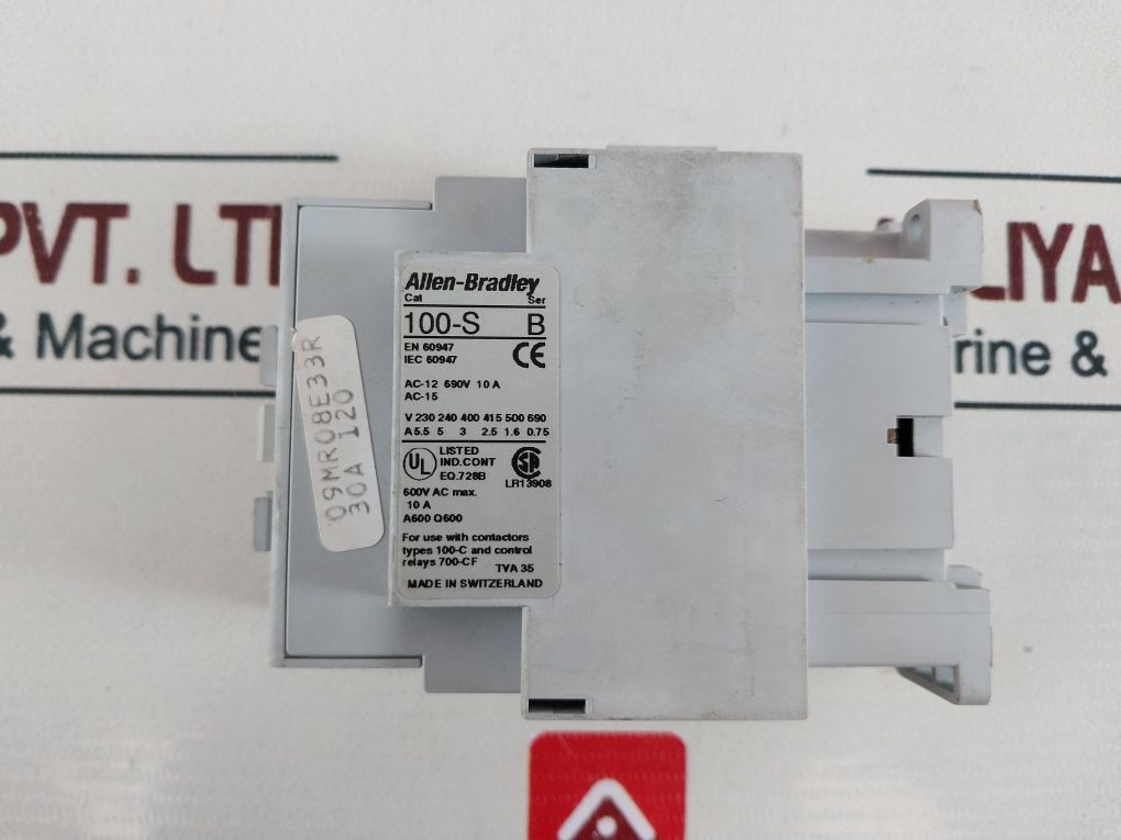Allen-bradley 100-c30*00 B01