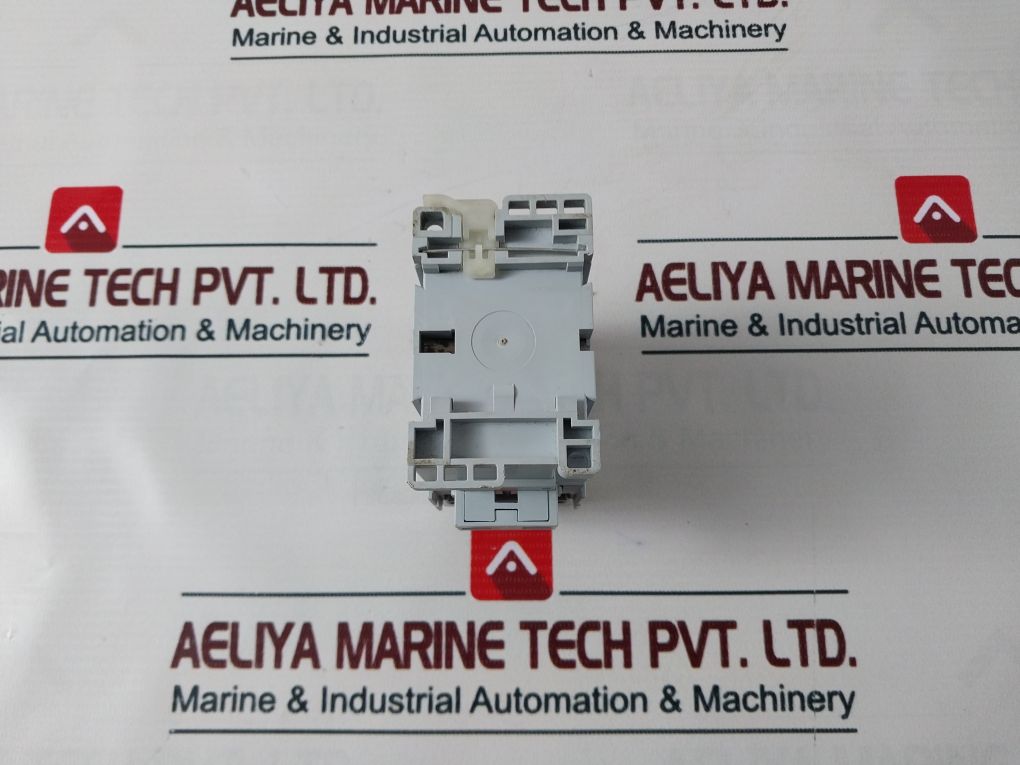 Allen-bradley 100-c30*00 690V