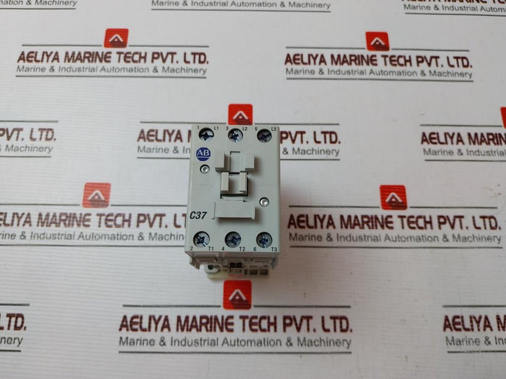 Allen-bradley 100-c37*00 Contactor Ser.C 3 Main Poles 100C37Kd00