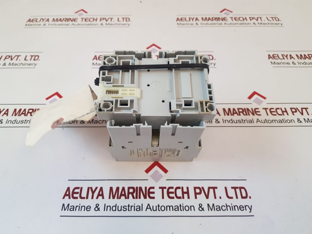 Allen-bradley 100-c90*200 Contactor