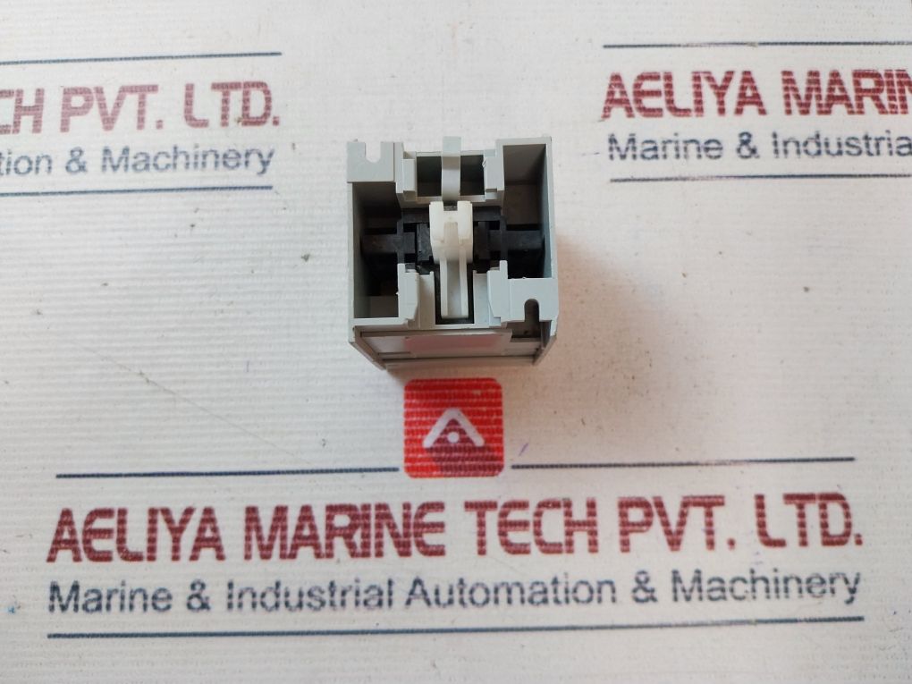 Allen-bradley 100-fl11Va Mechanical Latch