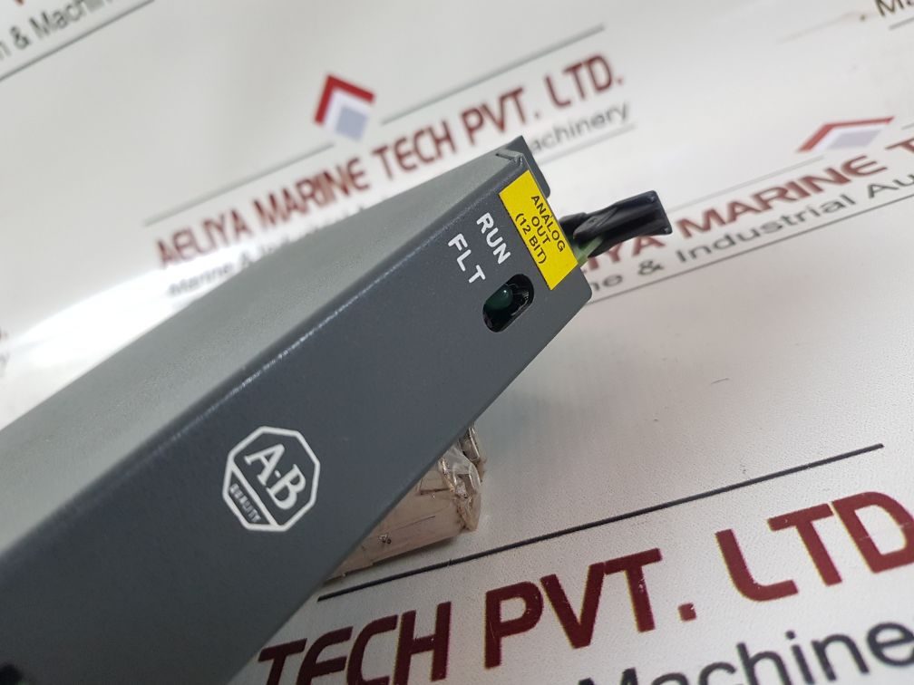 Allen-bradley 1771-0Fe2 B Analog Output Module