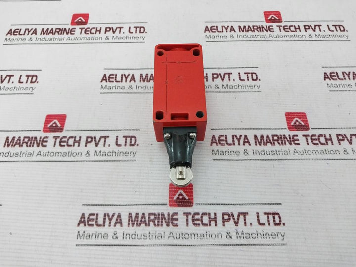Allen-bradley 440P-mrps11B Guard Master Limit Switch