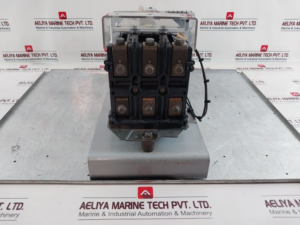 Allen-bradley 592-eehe Current Transformer 30-150A