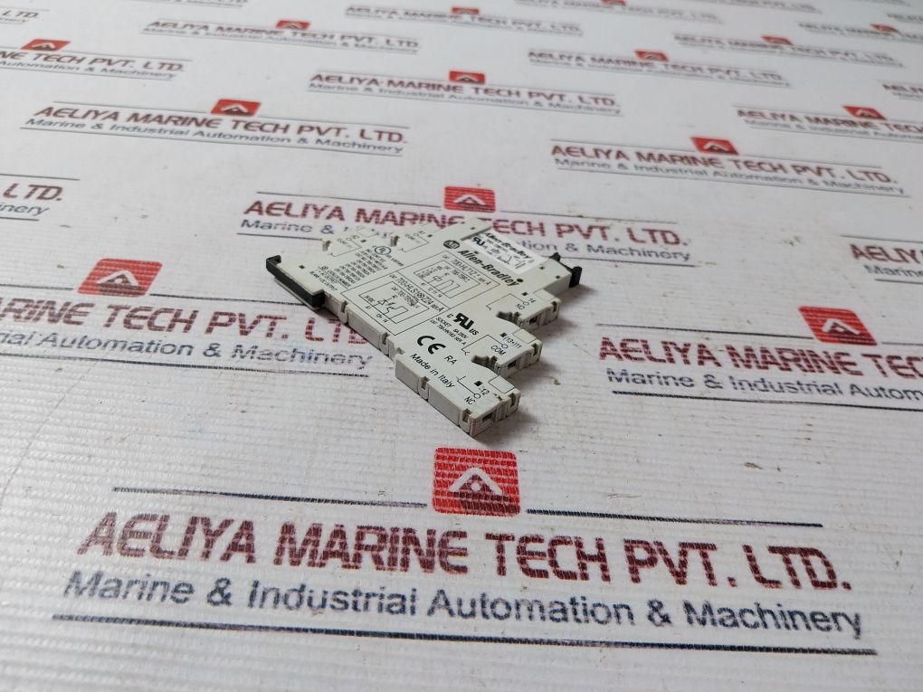 Allen-bradley 700-hlt1Z Terminal Block Relay 700-tbr12