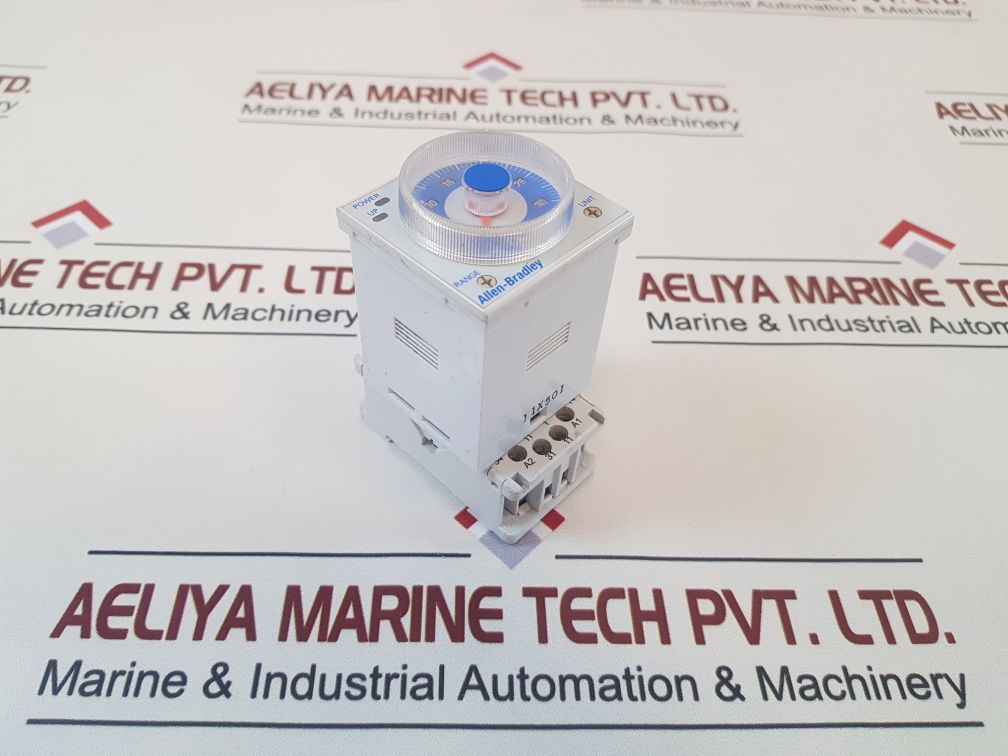 Allen-bradley 700-hr52Ta17 Ser: C Multifunction Timing Relay 0-30Sec