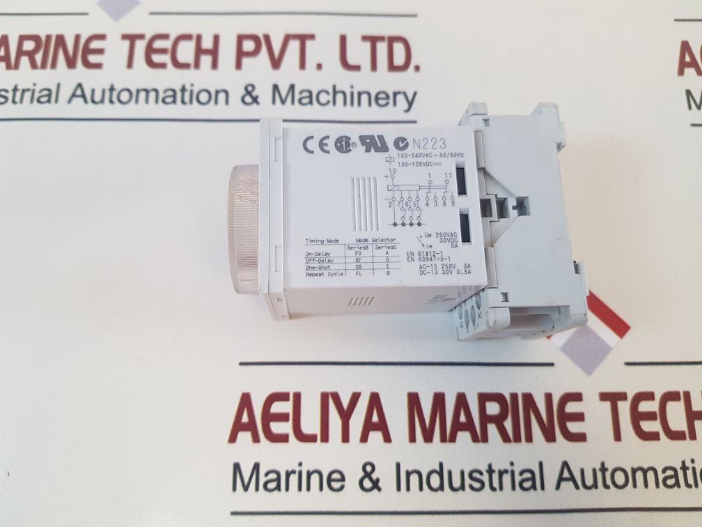 Allen-bradley 700-hr52Ta17 Ser: C Multifunction Timing Relay 0-30Sec