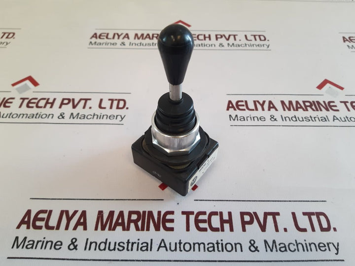 Allen-bradley 800T-t4T8 4 Way Toggle Switch Joystick Control