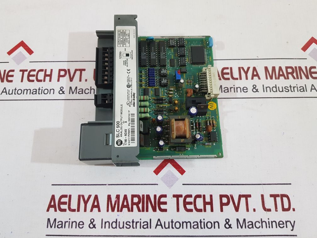 Allen-bradley Slc 500 1746-no4V Analog Output Module