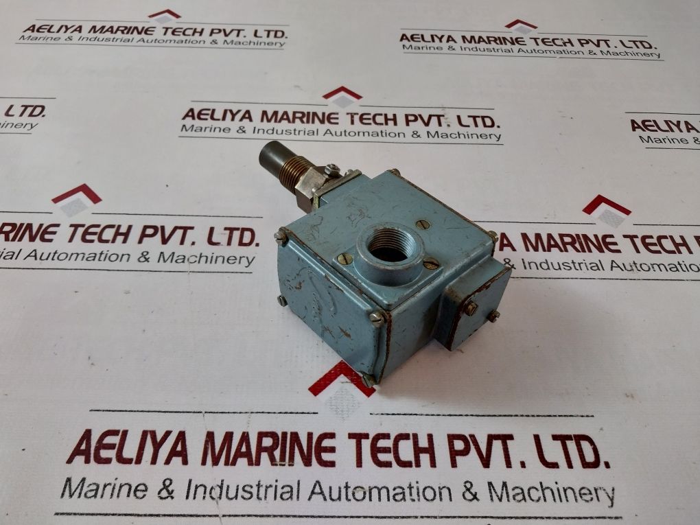 Amot 4140Dk1E00Ce3-ed Temperature Switch 66-87°C