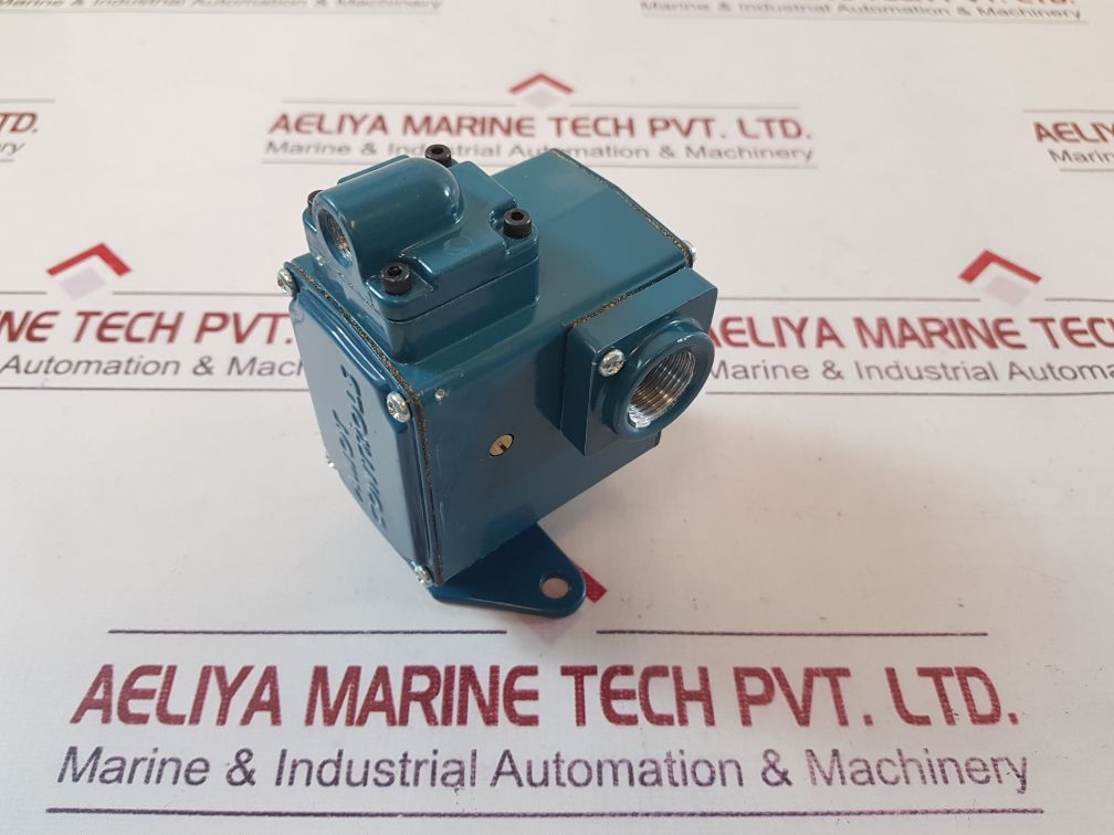 Amot controls 4140ck1h11aa0-ee pressure switch 0.28-3.45 bar