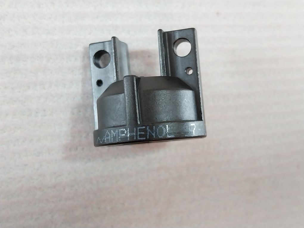 Amphenol 97-3057-1004 (621) Pickup-Megnetic 