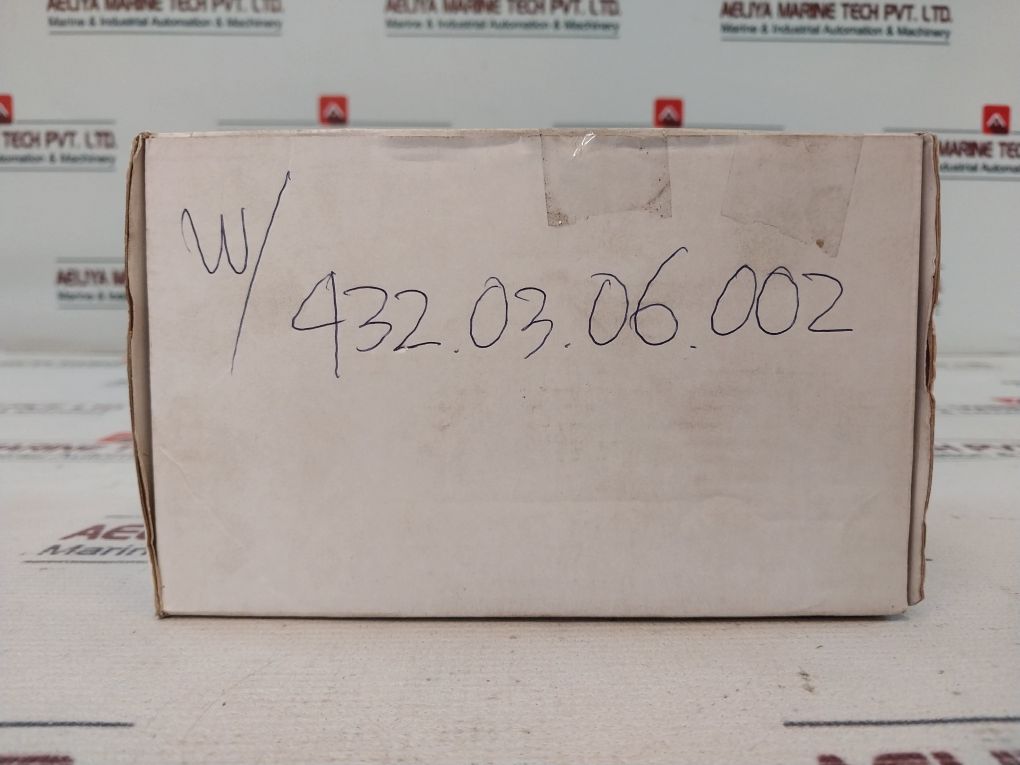 Amphenol N275F Universal Mast Mount Kit