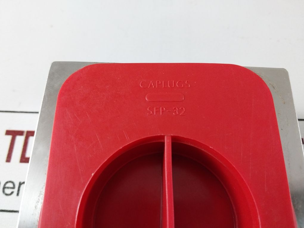 Anchor 100060-32-1 Flange With Sfp-32 Caplugs