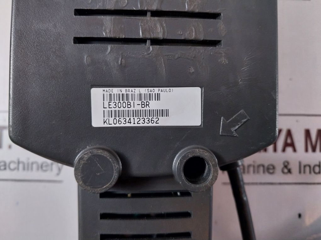 Apc Le300Bi-br Bivolt Stabilizer