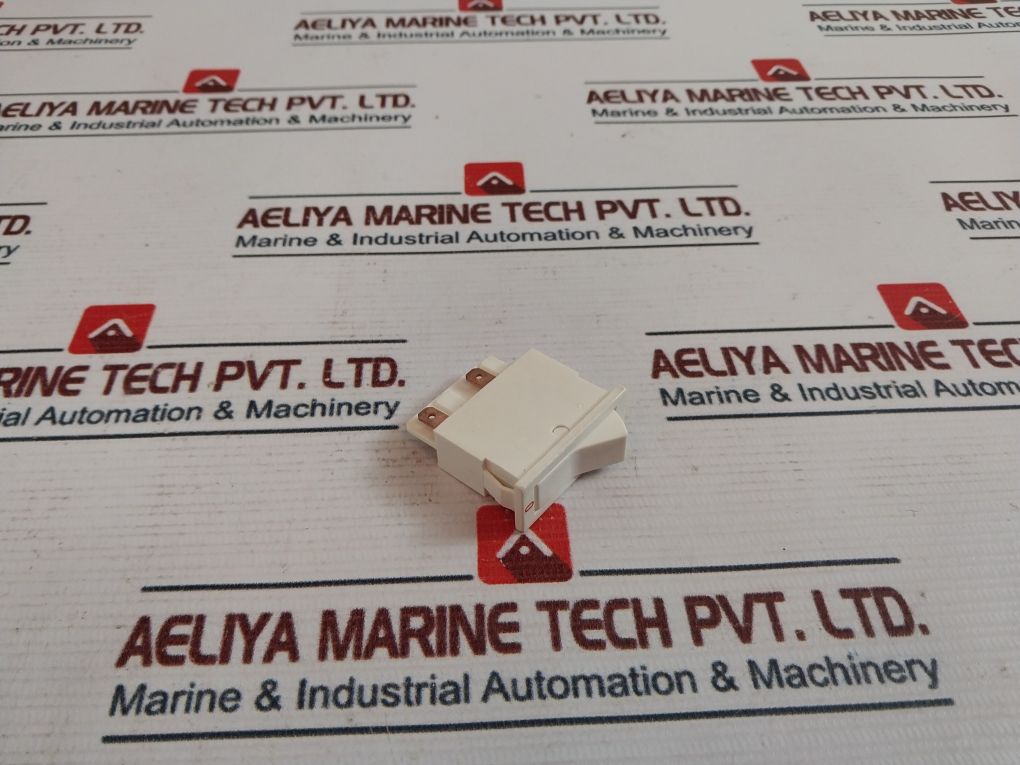 Aqua Signal 1507.0101 Switch 9840036600