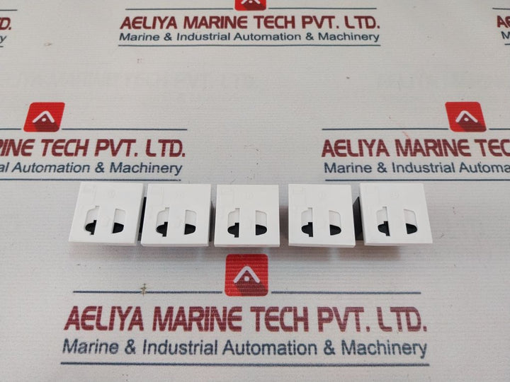 Lot Of 15X Aqua Signal 9840077700 Universal=Socket For 1166