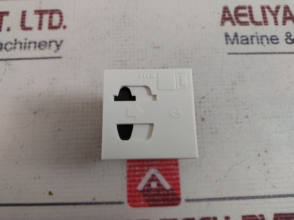 Lot Of 11X Aqua Signal 9840077700 Universal Socket Razor 8116602900