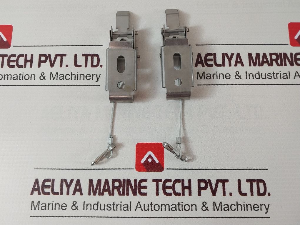 Lot Of 6X Aqua Signal Locking Clamp