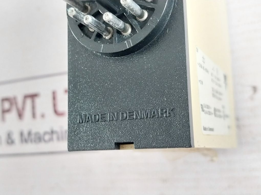Carlo Gavazzi Sa 205 230 Time Delay Relay With Base 230V 50/60 Hz