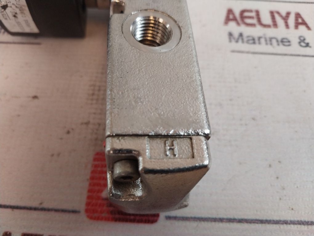 Asco Red-hat Ii Efht8551G413 4- Way Solenoid Valve
