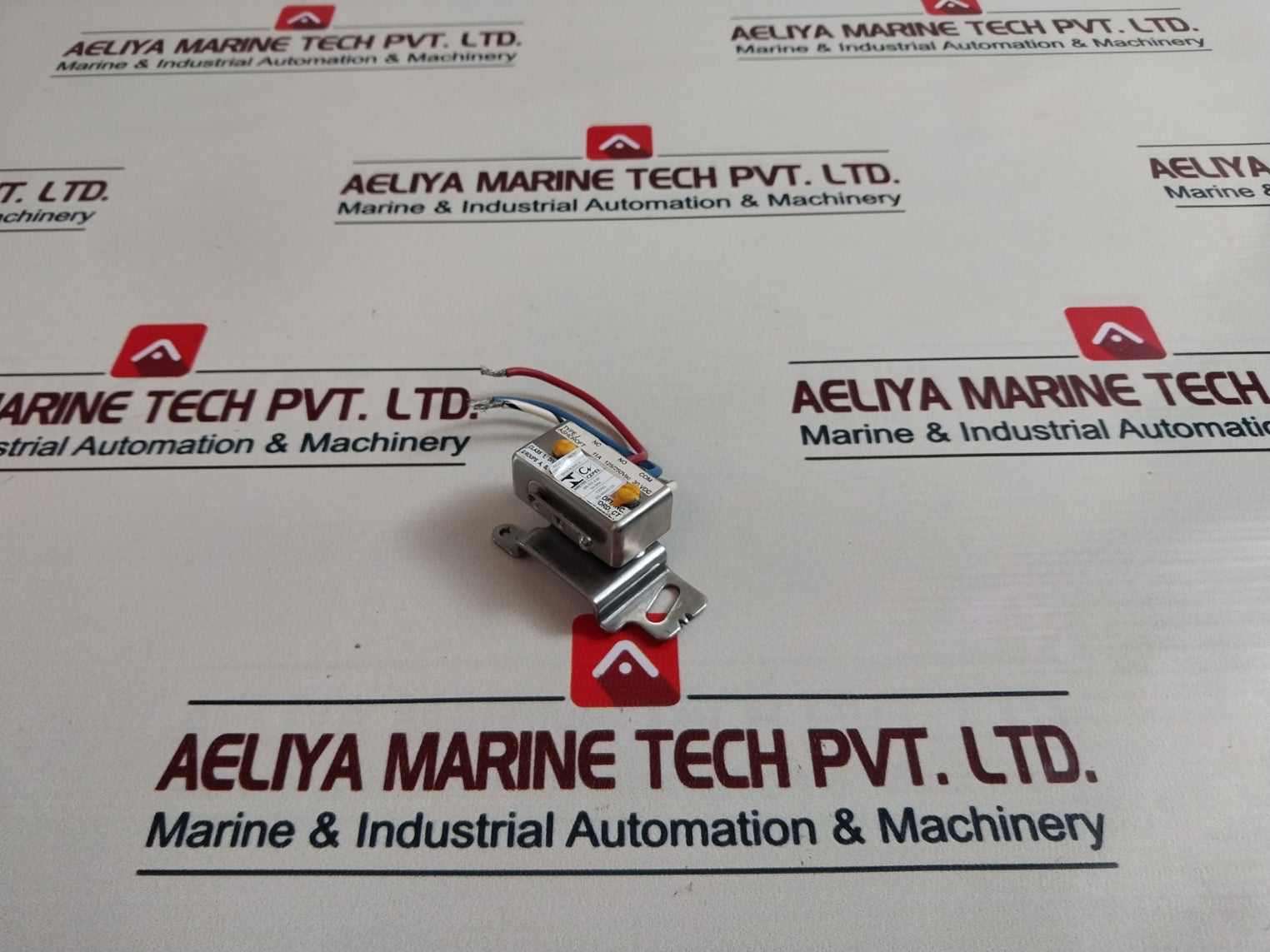 Ashcroft Type J 125/250 Vac Ip66