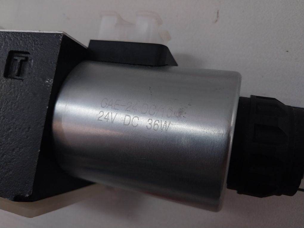 Atos Dke-1711 Dc 10 Solenoid Directional Valve