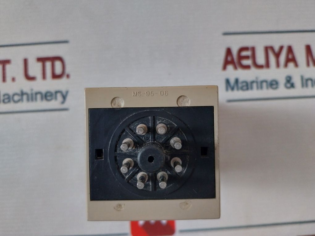 Autonics At8B Timer 100/110/120Vac 50/60Hz