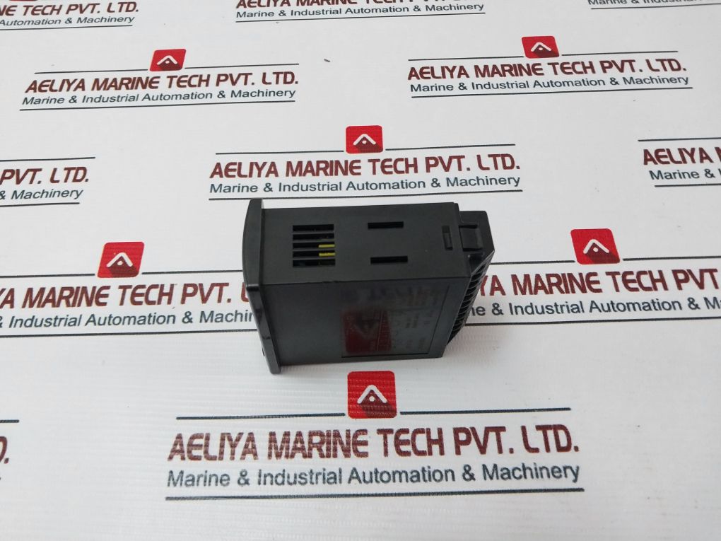 Autonics Tc4Y-14R Temperature Controller 100-240Vac 5Va 50/60Hz