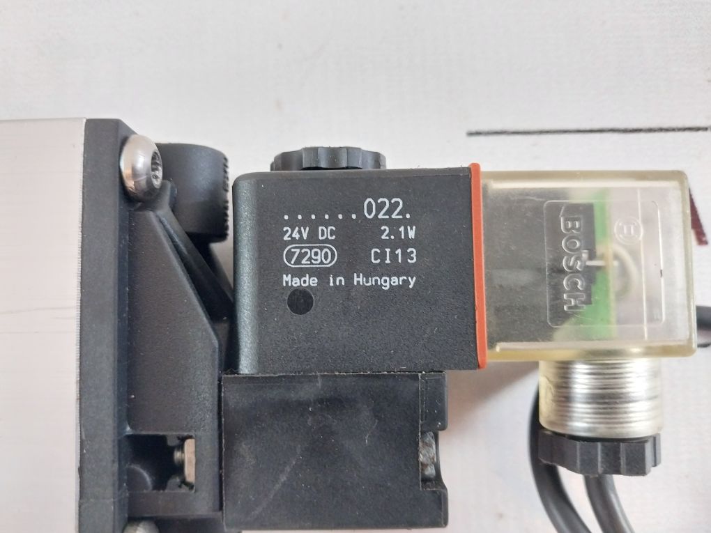 Bosch/Rexroth 5724555202 Solenoid Valve