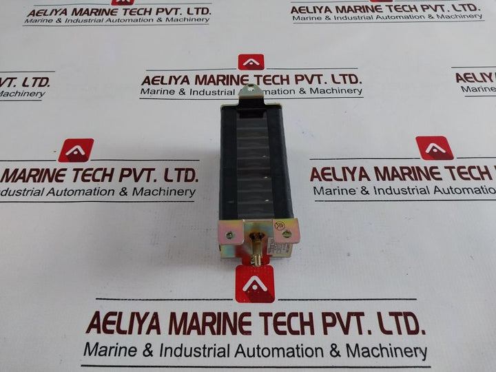 Axt-1Ab Auxiliary Switch