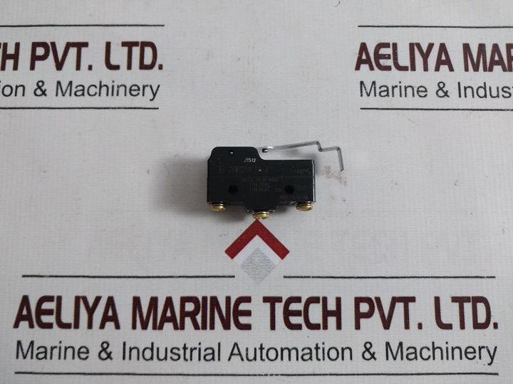 Lot Of 2X Azbil Bz-2Rw0214-t4-j Micro Limit Switch