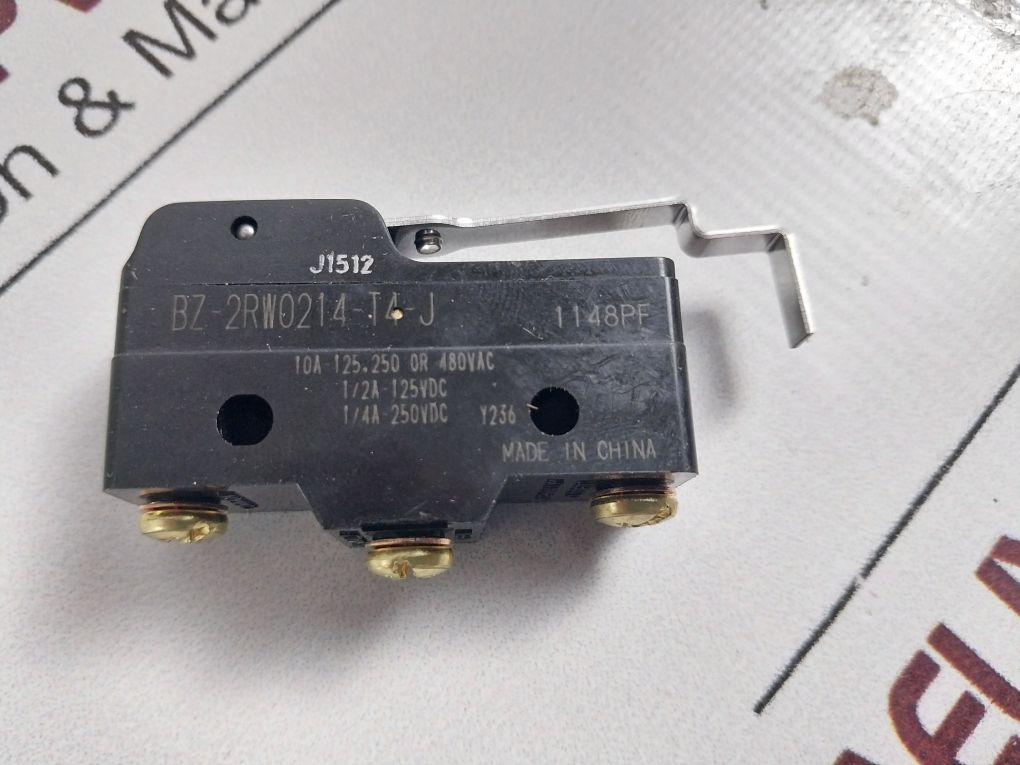 Lot Of 2X Azbil Bz-2Rw0214-t4-j Micro Limit Switch