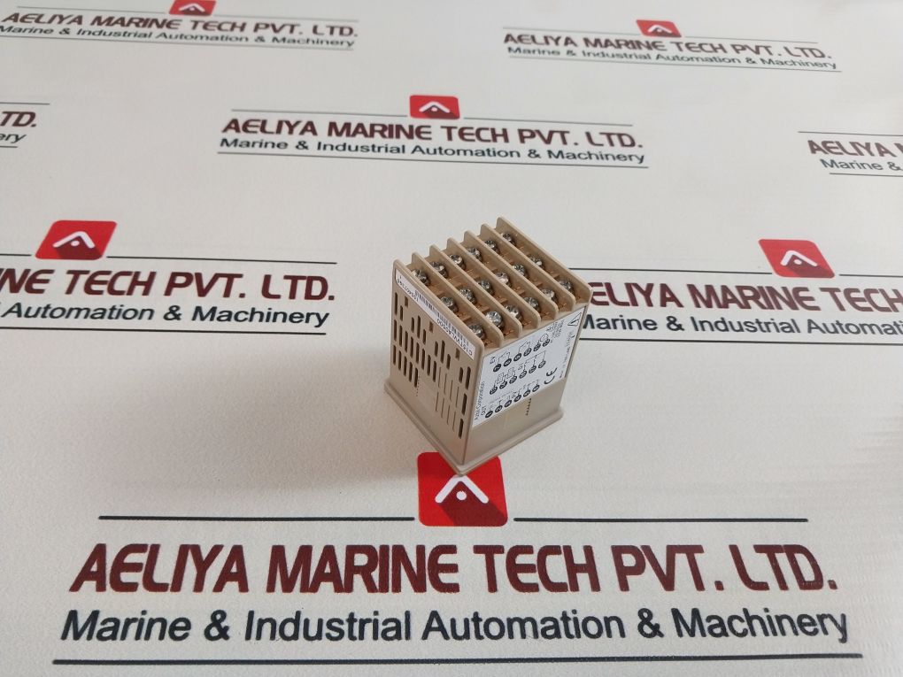 Azbil Sdc15 Temperature Controller 