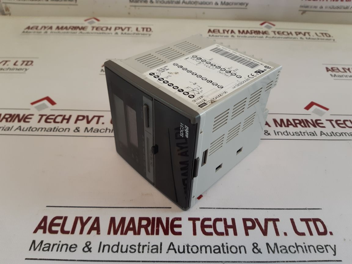 Azbil Sdc31 Digital Indicating Controller C312Ga000100