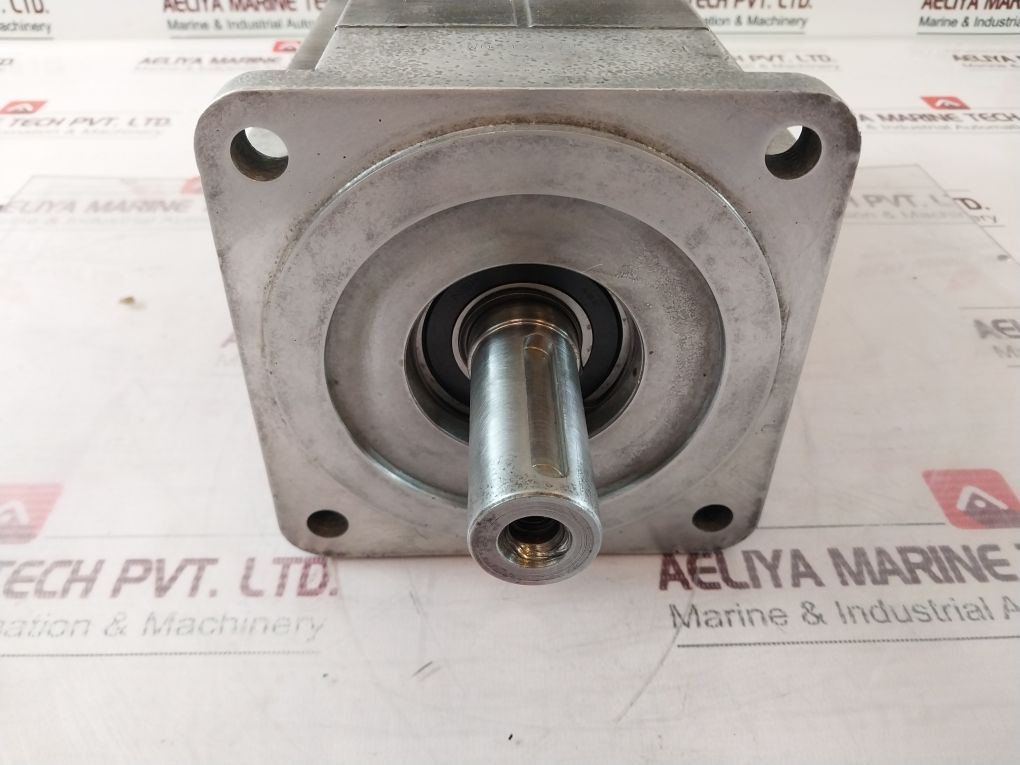 Baldor Bsm100B 2150Aa Brushless Ac Servomotor 300 Volts
