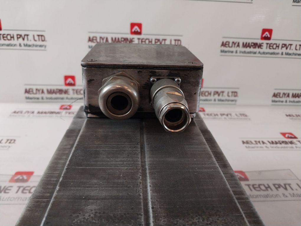 Baldor Bsm100B 2150Aa Brushless Ac Servomotor 300 Volts