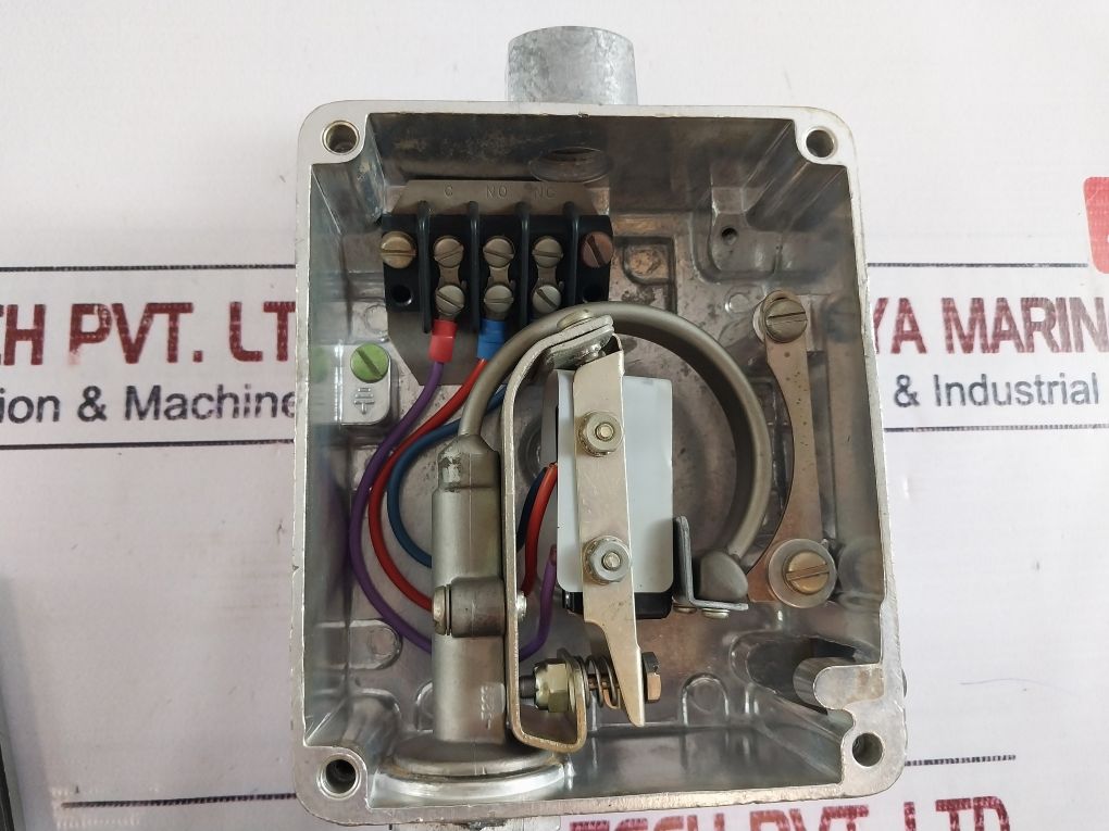 Barksdale B1T-h32Ss Adjust Pressure Switch 331 Bar