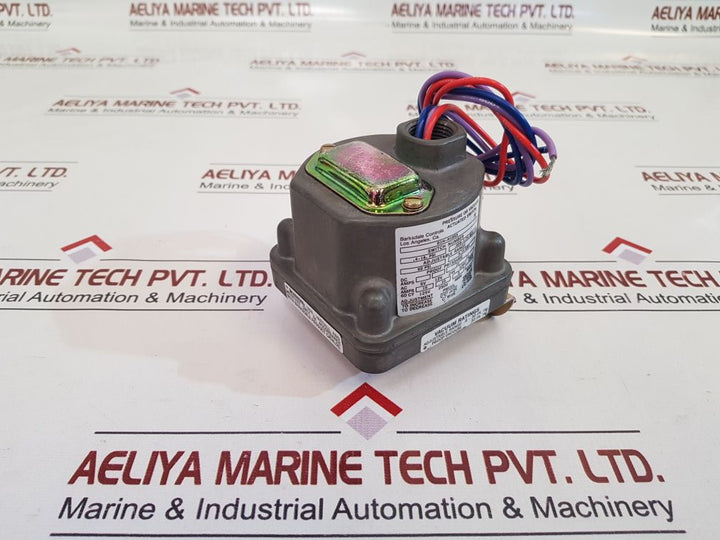 Barksdale D1H-h18Ss Pressure Or Vacuum Actuated Switch
