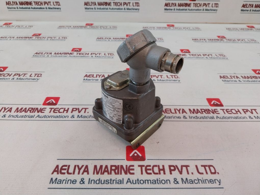 Barksdale D2H-a150Ss Pressure Or Vacuum Actuated Switch